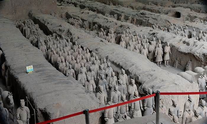 Bí ẩn tượng dị hình trong mộ Tần Thủy Hoàng: Nằm ngửa, gối uốn cong
