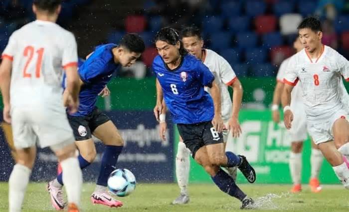 Campuchia thua ngược đội tuyển yếu thứ 6 châu Á