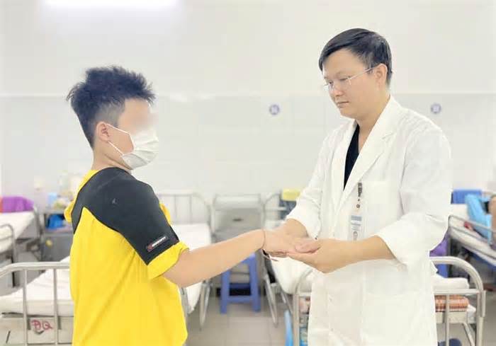 Cứu sống bé 10 tuổi bị đột quỵ não ở Đà Nẵng