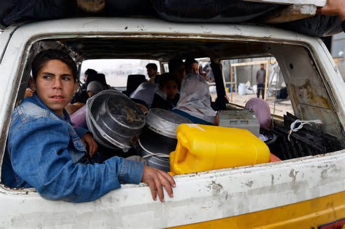 Giao tranh sôi sục phía nam Dải Gaza, phía bắc mưa lớn