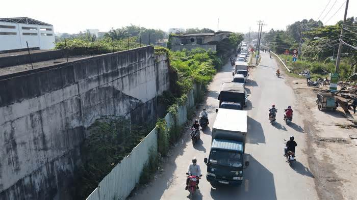 Nhiều dự án giao thông bị ‘treo’ ở TPHCM sắp thi công trở lại