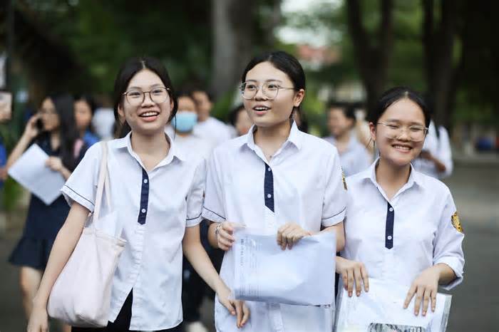 14 nhóm học sinh, sinh viên được miễn học phí