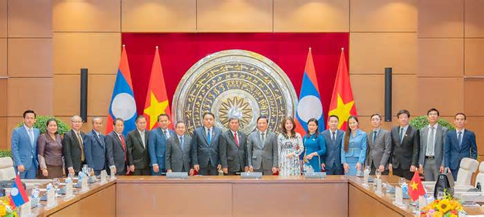 Không ngừng củng cố tin cậy, gắn bó giữa hai Quốc hội Việt Nam-Lào