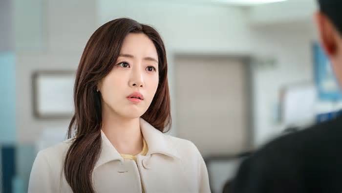 Mỹ nhân T-ara Eun Jung tiết lộ chưa tốt nghiệp đại học sau 19 năm