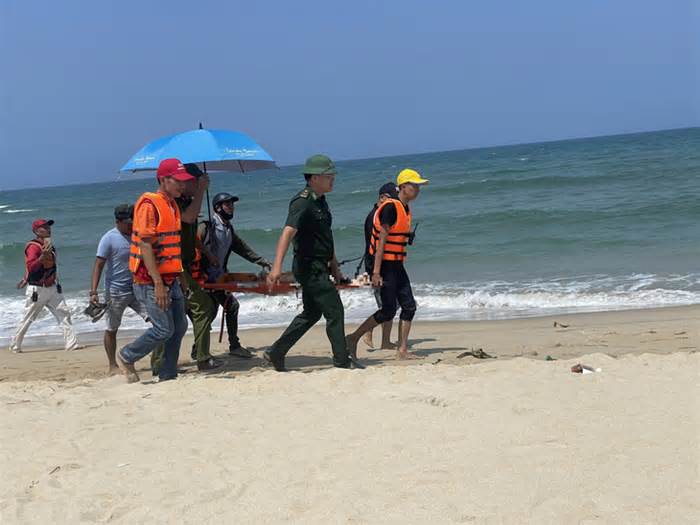 Tìm được thi thể học sinh mất tích còn lại trên biển Đà Nẵng
