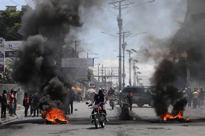 Mỹ sơ tán nhân viên, tăng cường an ninh đại sứ quán ở Haiti