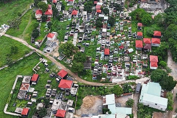 Đồng Nai: Làm rõ vụ 'xẻ thịt' 2,5ha đất công, phân lô huyệt mộ bán lấy tiền