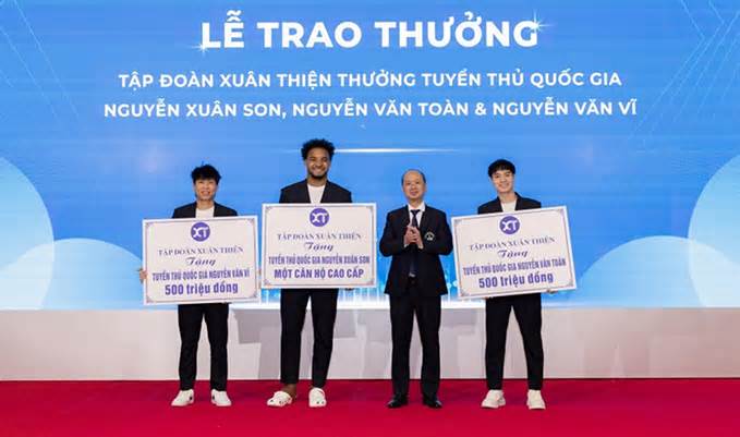 Xuân Son nhận thưởng căn hộ cao cấp ở Hà Nội