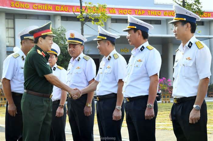 Đại tướng Lương Cường: Hải quân và Cảnh sát biển là chỗ dựa tin cậy của Nhân dân trên biển