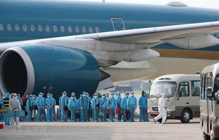 Cựu đại sứ Việt Nam tại Malaysia trục lợi từ 8 chuyến bay giải cứu