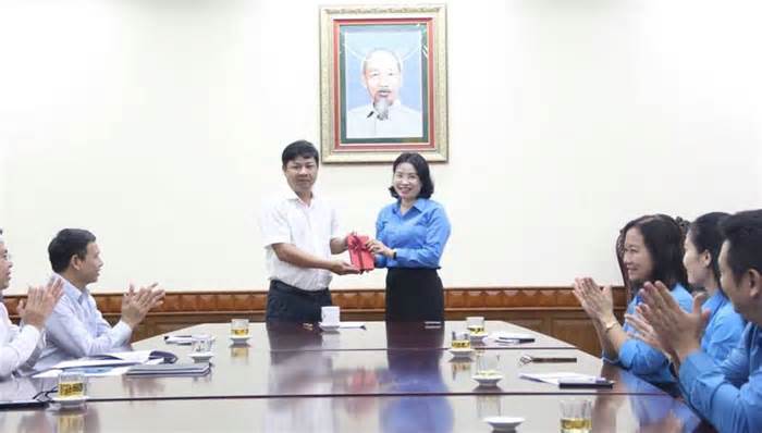 Thành ủy Đà Nẵng gặp mặt Đoàn đại biểu đi dự Đại hội Công đoàn Việt Nam