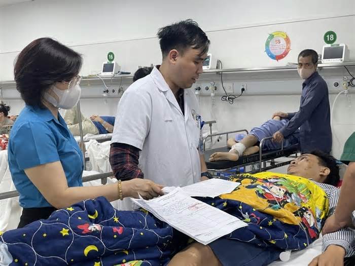 Công đoàn Giáo dục Việt Nam tiếp tục hỗ trợ thầy giáo bị tai nạn