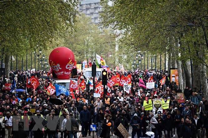 Nhiều cuộc biểu tình bạo lực tại Pháp trong ngày Quốc tế Lao động