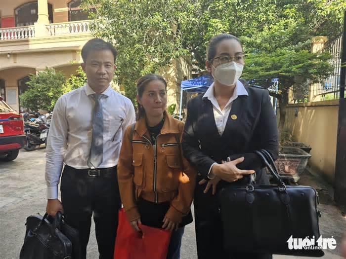 Chuyển vụ kiện chia thừa kế của gia đình nghệ sĩ Vũ Linh lên tòa án TP.HCM
