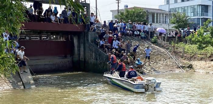 Lật thuyền đánh cá trên sông, vợ chồng cụ ông tử vong