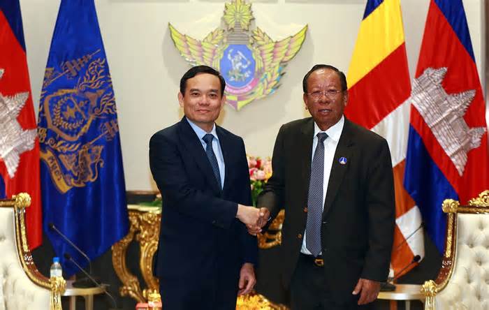 Phó Thủ tướng Trần Lưu Quang gặp Phó Thủ tướng Campuchia