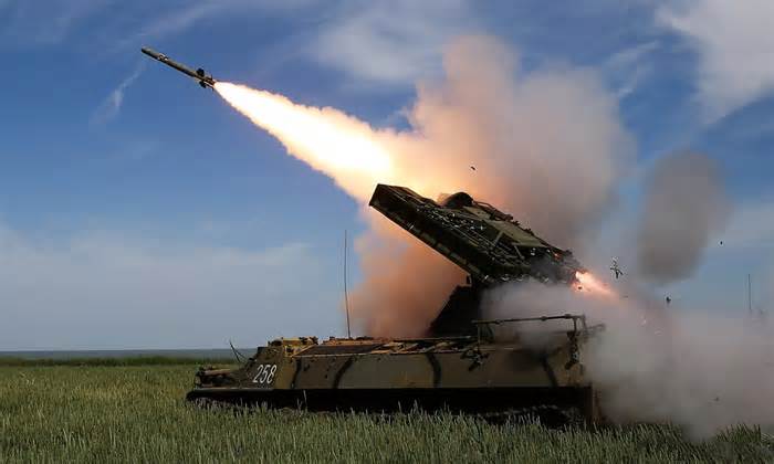 Nga tuyên bố chặn loạt tên lửa ATACMS tập kích Crimea trong đêm