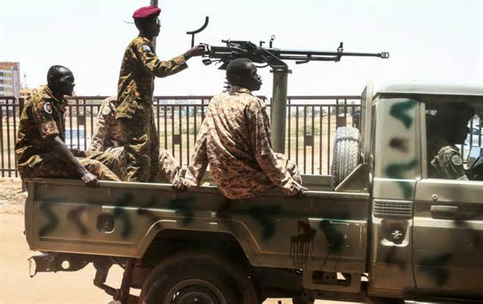 Sudan: RSF tuyên bố chiếm sân bay Al Fashir và 2 căn cứ quân sự