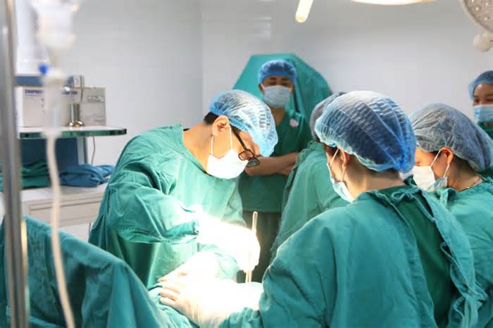 Bệnh viện Phụ sản Hải Phòng chuyển giao kỹ thuật cho Sản nhi Lào Cai