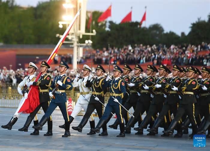 Hơn 300.000 người Trung Quốc tham dự lễ chào cờ ở quảng trường Thiên An Môn nhân Quốc khánh