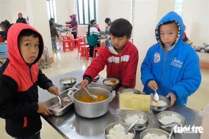 Thủ tướng yêu cầu rà soát suất ăn bán trú cho học sinh vùng cao