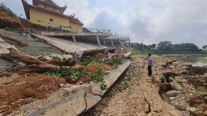 Hiện trường kè sông Phó Đáy vừa xây xong đã bị sập ở Vĩnh Phúc