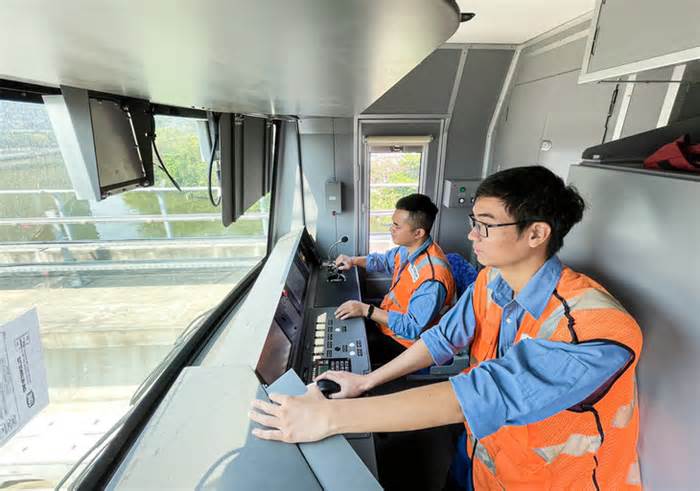 Tàu metro số 1 chạy thử nghiệm liên tục trong dịp Tết Nguyên đán 2024