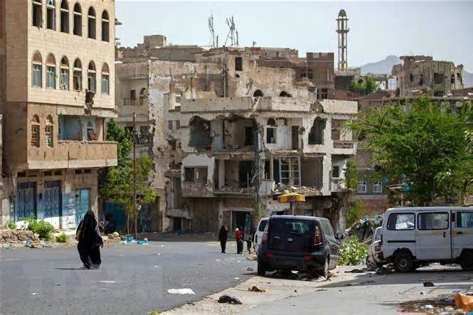 Lực lượng Houthi bắn phá dữ dội nhiều ngôi làng ở Yemen