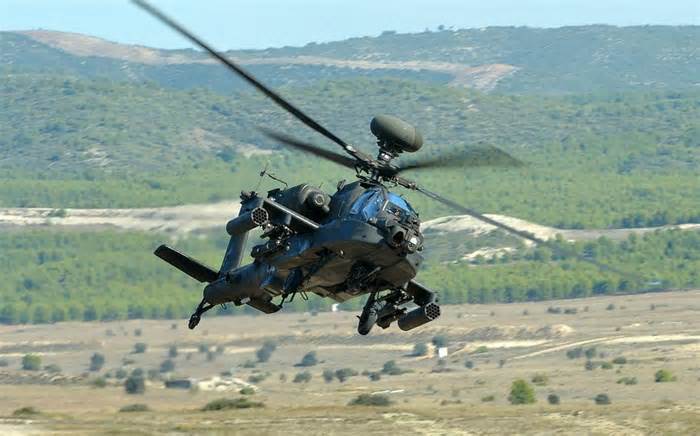Mỹ cung cấp 8 máy bay trực thăng chiến đấu Apache cho Ba Lan
