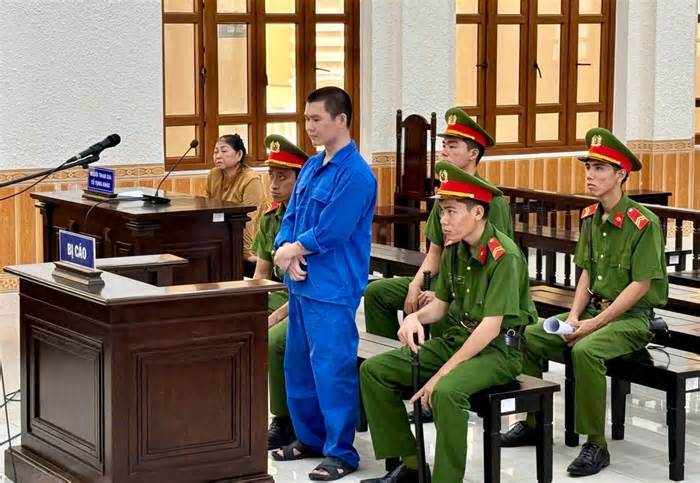 Học viên cai nghiện mài đũa gỗ đâm bạn chung phòng lĩnh án 10 năm tù