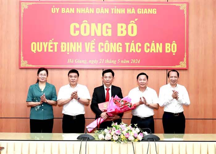 Điều động, bổ nhiệm nhân sự chủ chốt ở Hà Giang, Tuyên Quang, TPHCM