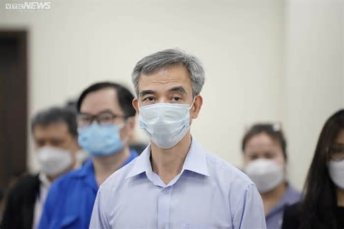 Cựu Giám đốc Bệnh viện Tim Hà Nội Nguyễn Quang Tuấn bị đề nghị mức án 4-5 năm tù
