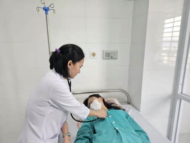 Nguyên nhân 12 học sinh ở Nha Trang bị ngộ độc sau khi ăn tại vỉa hè