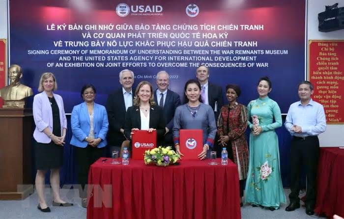 Việt Nam-Hoa Kỳ hợp tác trong nỗ lực khắc phục hậu quả chiến tranh