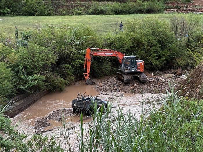 Vụ xe jeep bị lũ cuốn: Tỉnh Lâm Đồng chỉ đạo tập trung khắc phục sự cố