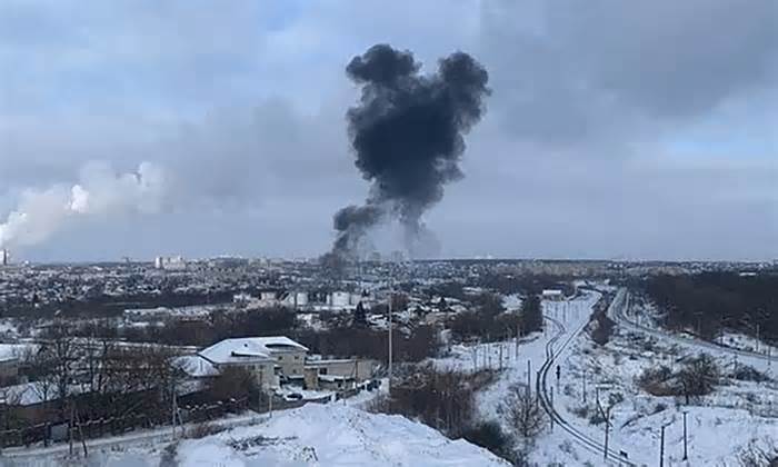 UAV Ukraine rơi trúng cơ sở dầu khí Nga