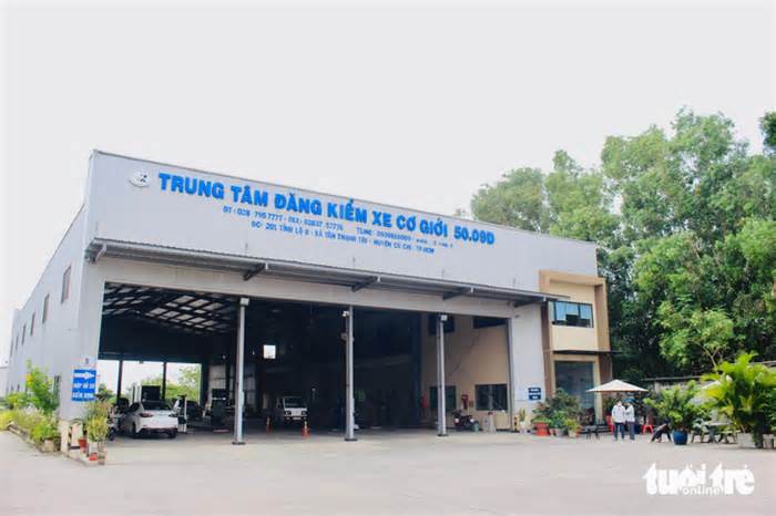 Bắt tạm giam ba người ở Trung tâm đăng kiểm 50-09D Củ Chi