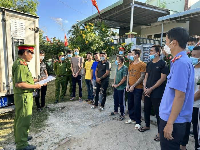 Xác định hành vi từng đối tượng trong vụ dùng hung khí hỗn chiến để xử lý