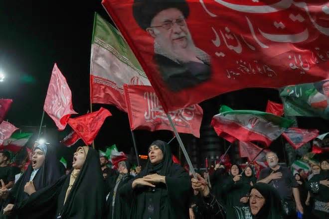 Trung Đông sáng 25-7: Tướng Iran dọa 'mạng đổi mạng' với binh sĩ Mỹ; Saudi Arabia không kích Houthi