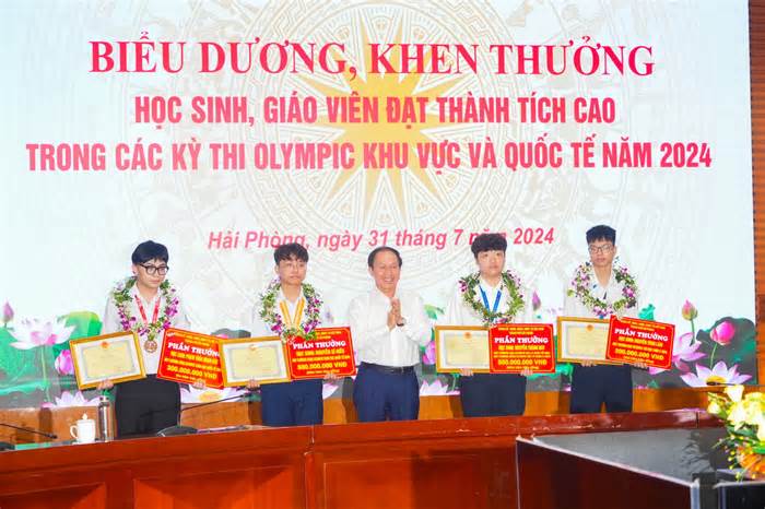 Hải Phòng chi 2,7 tỷ đồng thưởng học sinh đạt giải Olympic khu vực và quốc tế