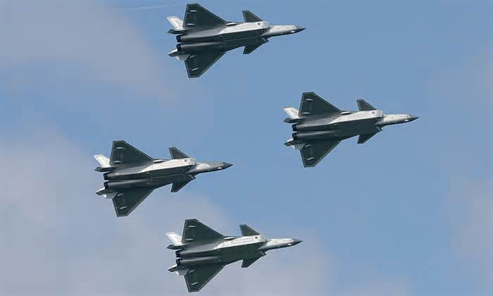 Trung Quốc 'tuyển cựu binh phương Tây để huấn luyện phi công'