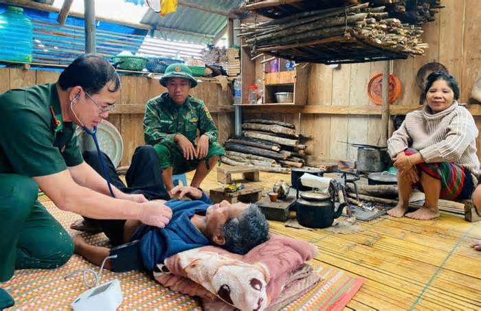 Bộ Quốc phòng yêu cầu hai Quân khu huy động tối đa lực lượng khắc phục nhanh hậu quả mưa lũ
