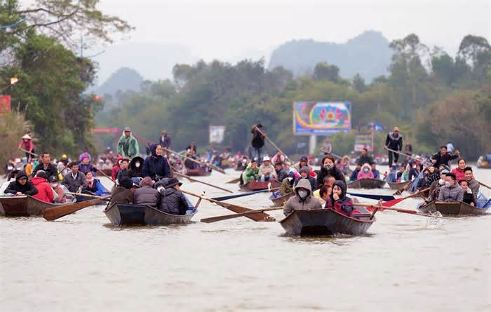 Đò chùa Hương vào hợp tác xã