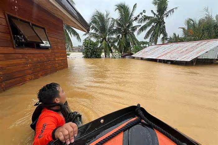 Áp thấp gần Philippines gây hậu quả chưa từng thấy