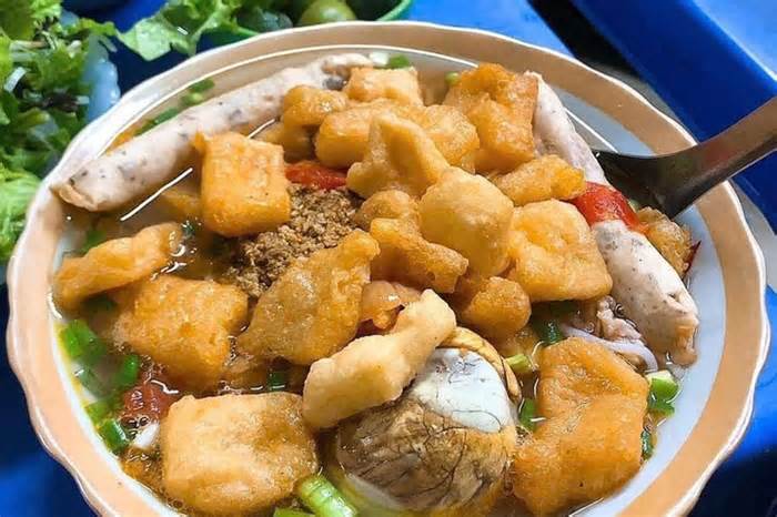 Chủ quán hoàn tiền vụ 1,2 triệu đồng/3 bát bún riêu