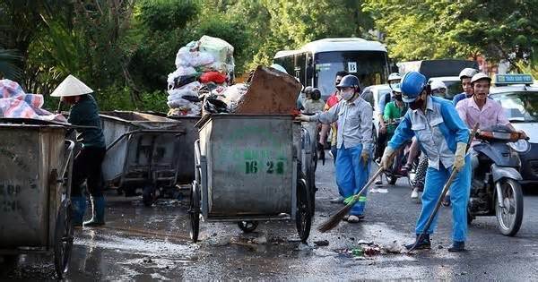 Hà Nội rà soát việc đấu thầu thu gom rác thải tại các quận, huyện