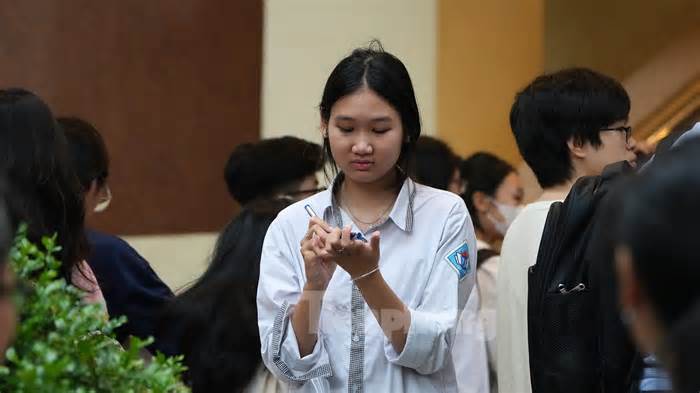 Tuyển sinh đại học: Dự báo điểm chuẩn xét kết quả thi đánh giá năng lực tương đương năm 2023