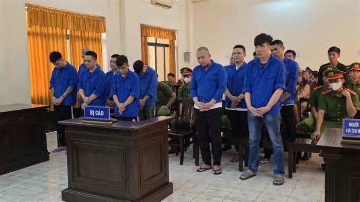 Nhóm thanh niên hỗn chiến bằng súng trên Quốc lộ 80 chia nhau hơn 92 năm tù