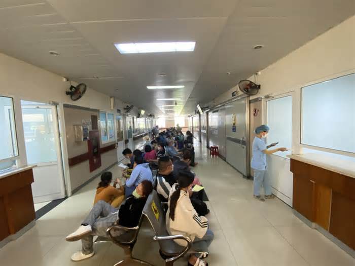 Máy móc 'trùm mền', bệnh nhân Đà Nẵng phải ra tỉnh khác làm xét nghiệm ung thư
