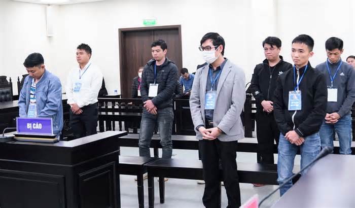 Hà Nội: Mua bán thông tin cá nhân, cựu cảnh sát hình sự lĩnh 6 năm tù